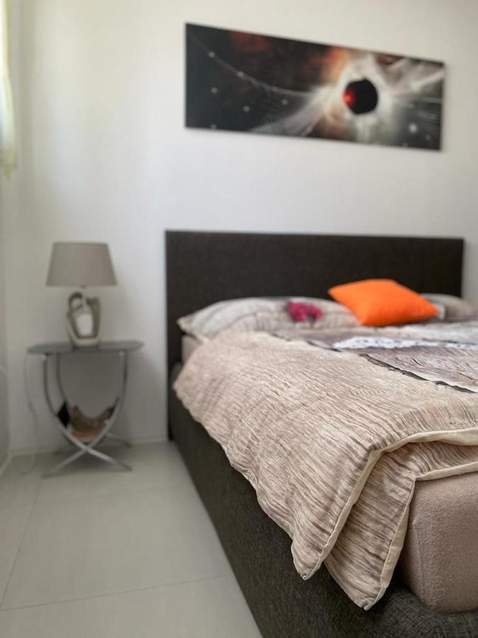 Apartman Lodenica Πιεστάνυ Εξωτερικό φωτογραφία