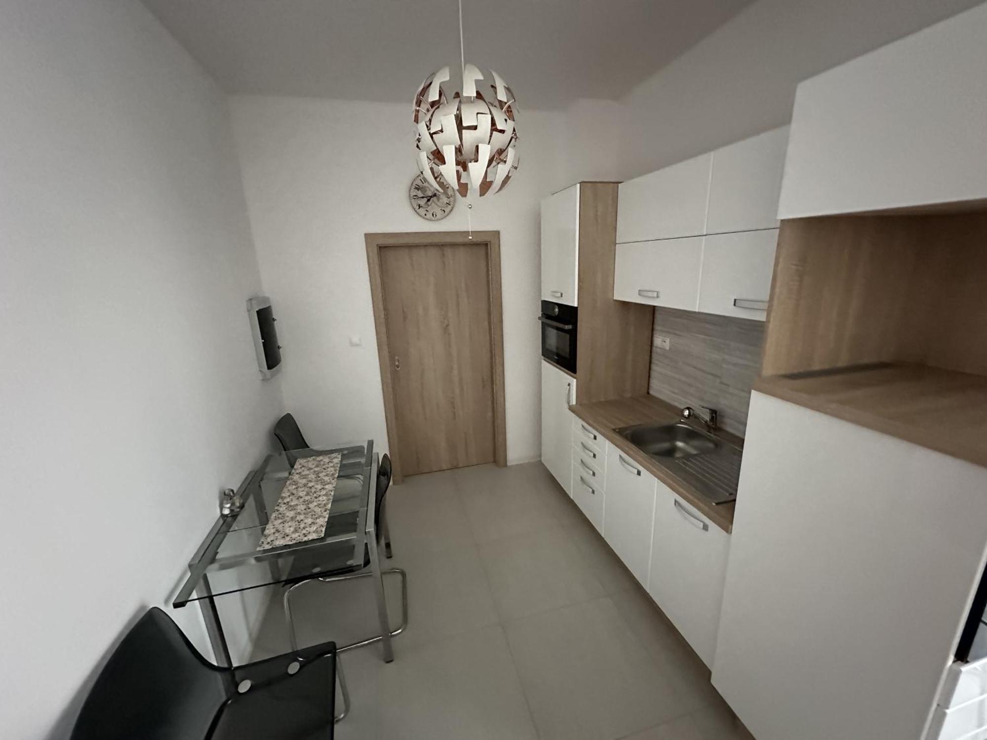 Apartman Lodenica Πιεστάνυ Εξωτερικό φωτογραφία